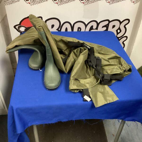 Used Dirtbox size 10 waders for fishing and outdoor activities.