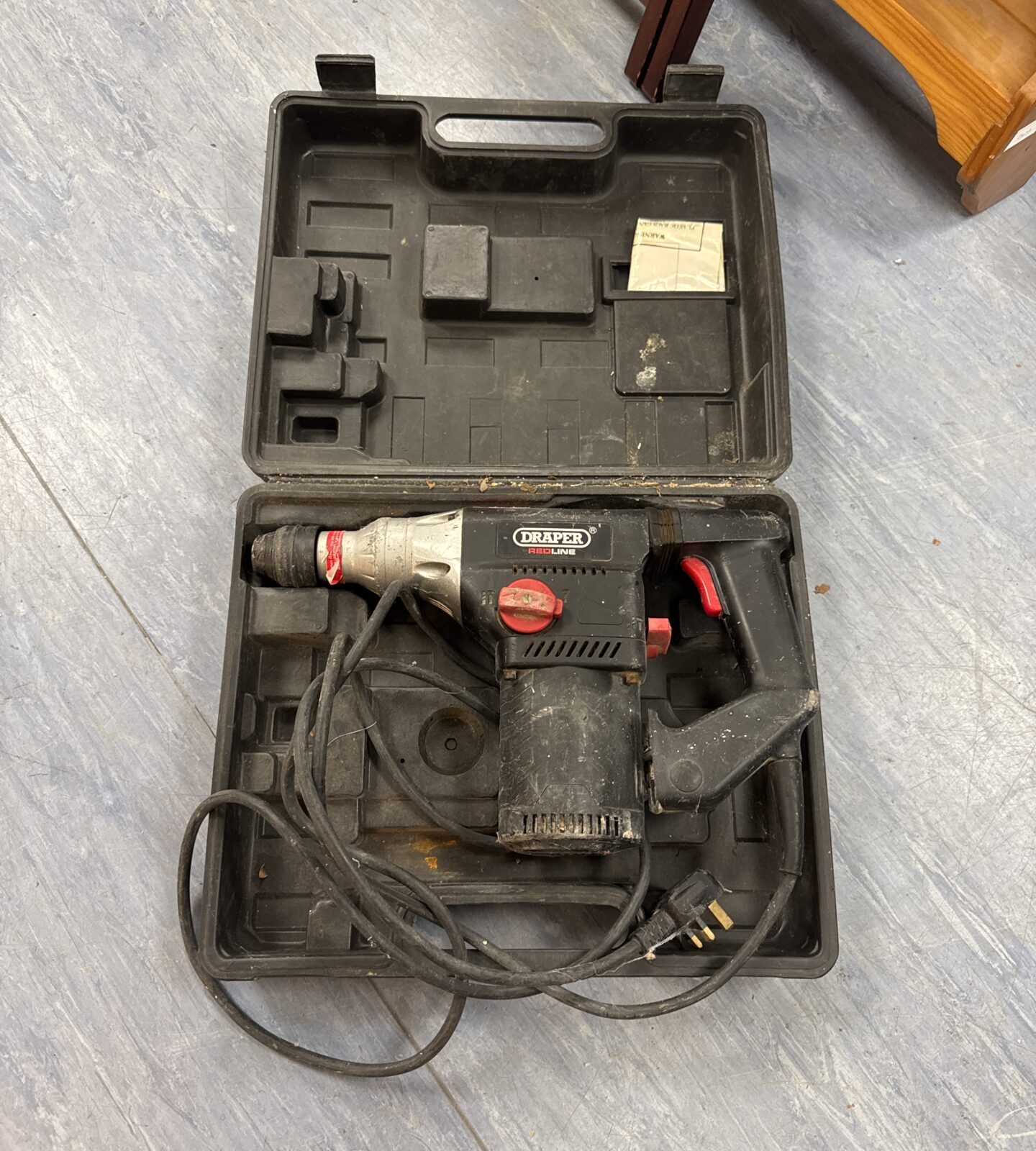 Draper Redline 900W SDS hammer drill in good condition.