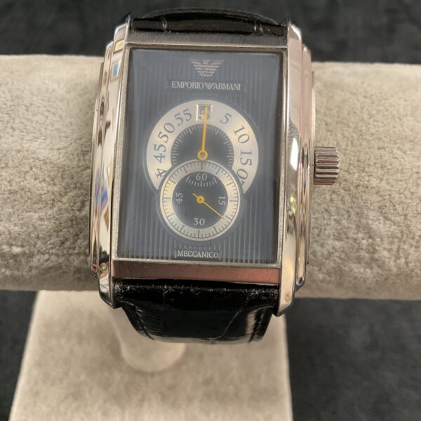 Stylish Emporio Armani automatic wristwatch in stainless steel.
