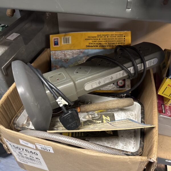 Mixed lot of electrical items including an extension lead from shed clearance.