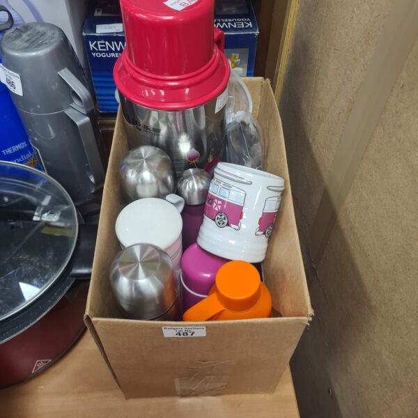 Mixed lot of flasks, water bottles, and a camper van cup.