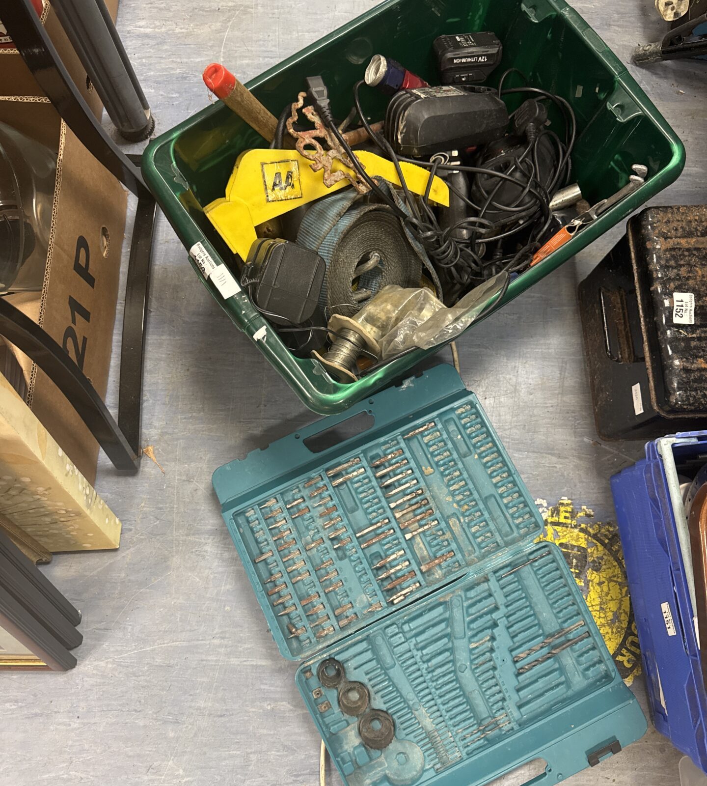Mixed lot of garage clearance tools and hardware.