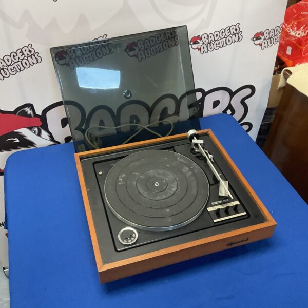 Vintage Garrard 86sb turntable in good condition, classic record player.
