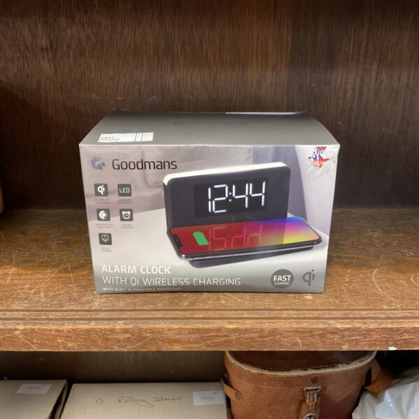 Goodmans Qi wireless alarm clock with digital display and nightlight.