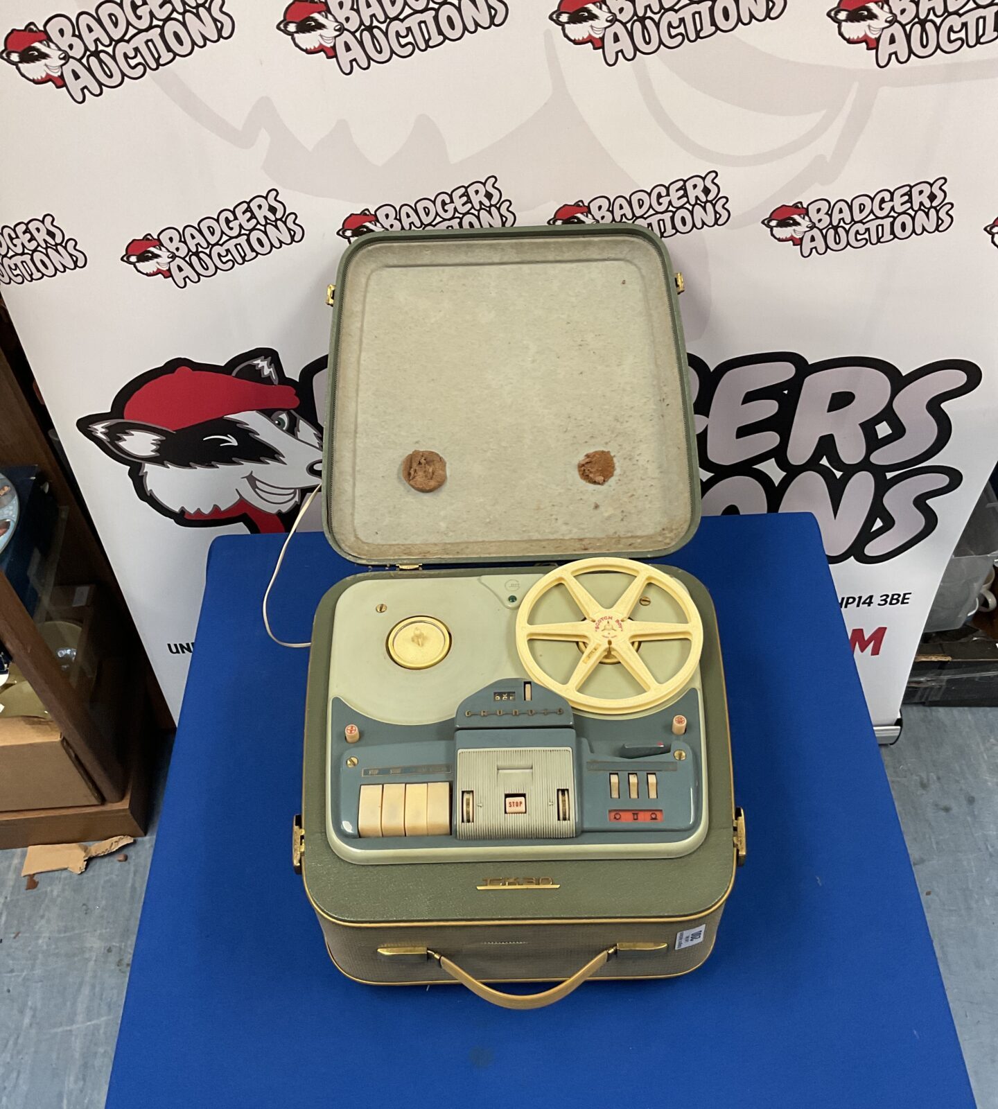 Vintage Grundig TK30 portable reel to reel tape recorder in good condition.