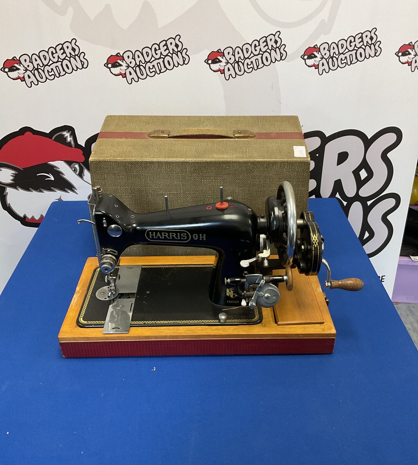 Vintage Harris 9H sewing machine in good condition.