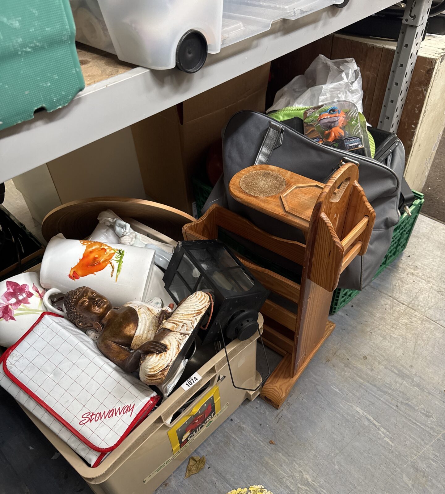 House clearance lot with mixed vintage and modern items.