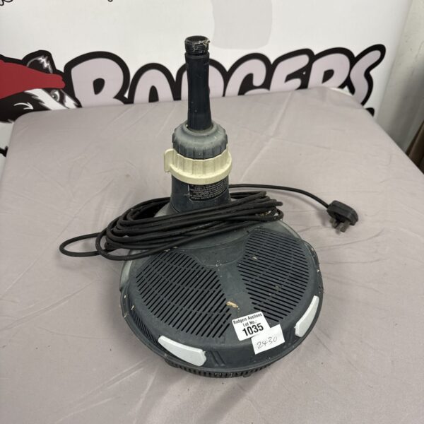 Used Hozelock Cyprio pond pump for garden ponds.