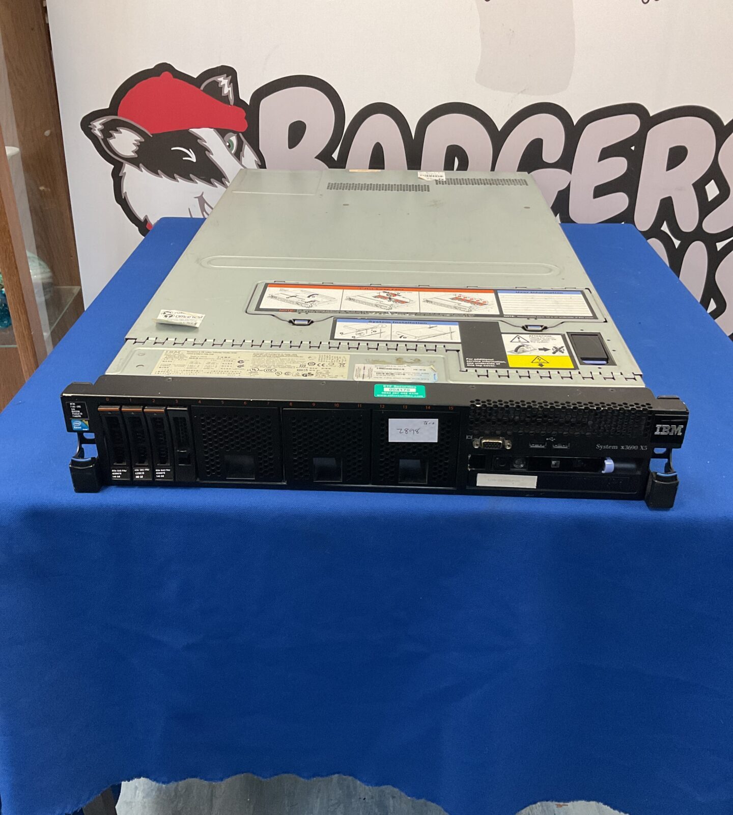 IBM Server X3690 X5 rack server in good condition.