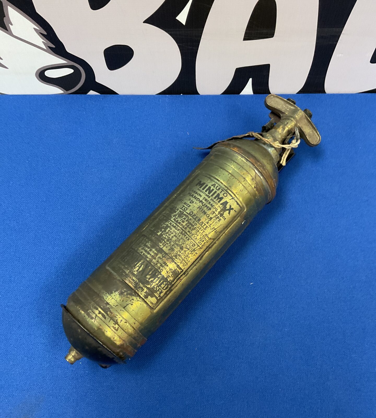 Vintage classic car auto minimax fire extinguisher