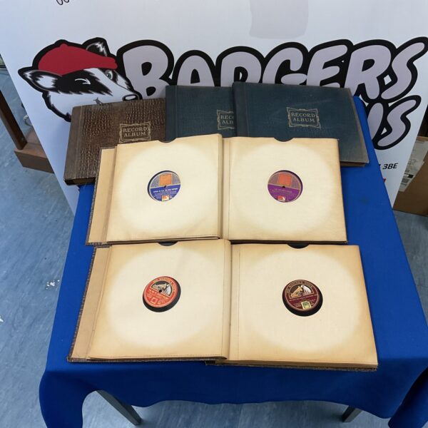 5 record albums filled with gramophone records
