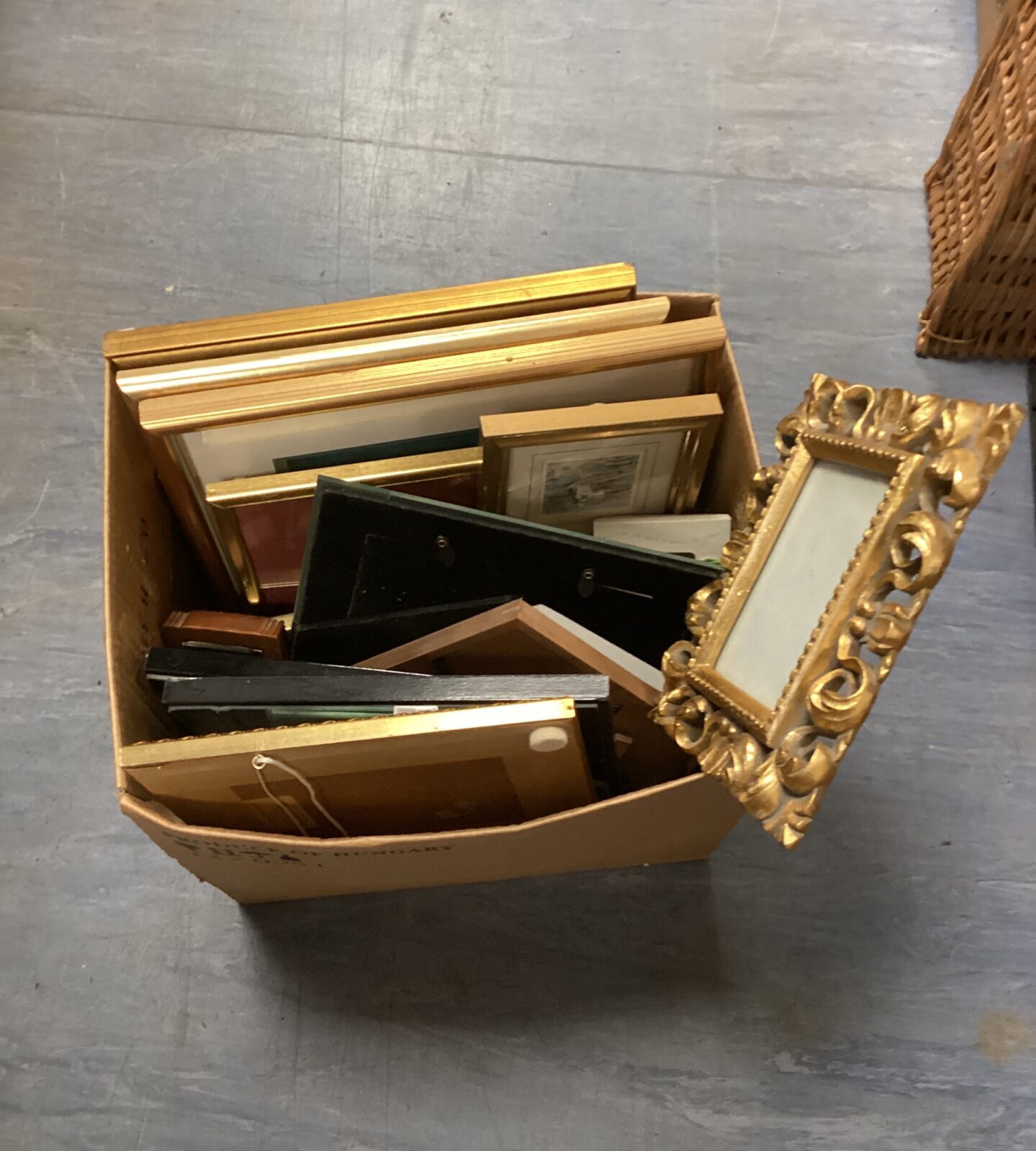 Box of mixed picture frames