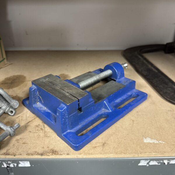 Vintage Clarke No4 metalworkers bench clamp for workshop use.