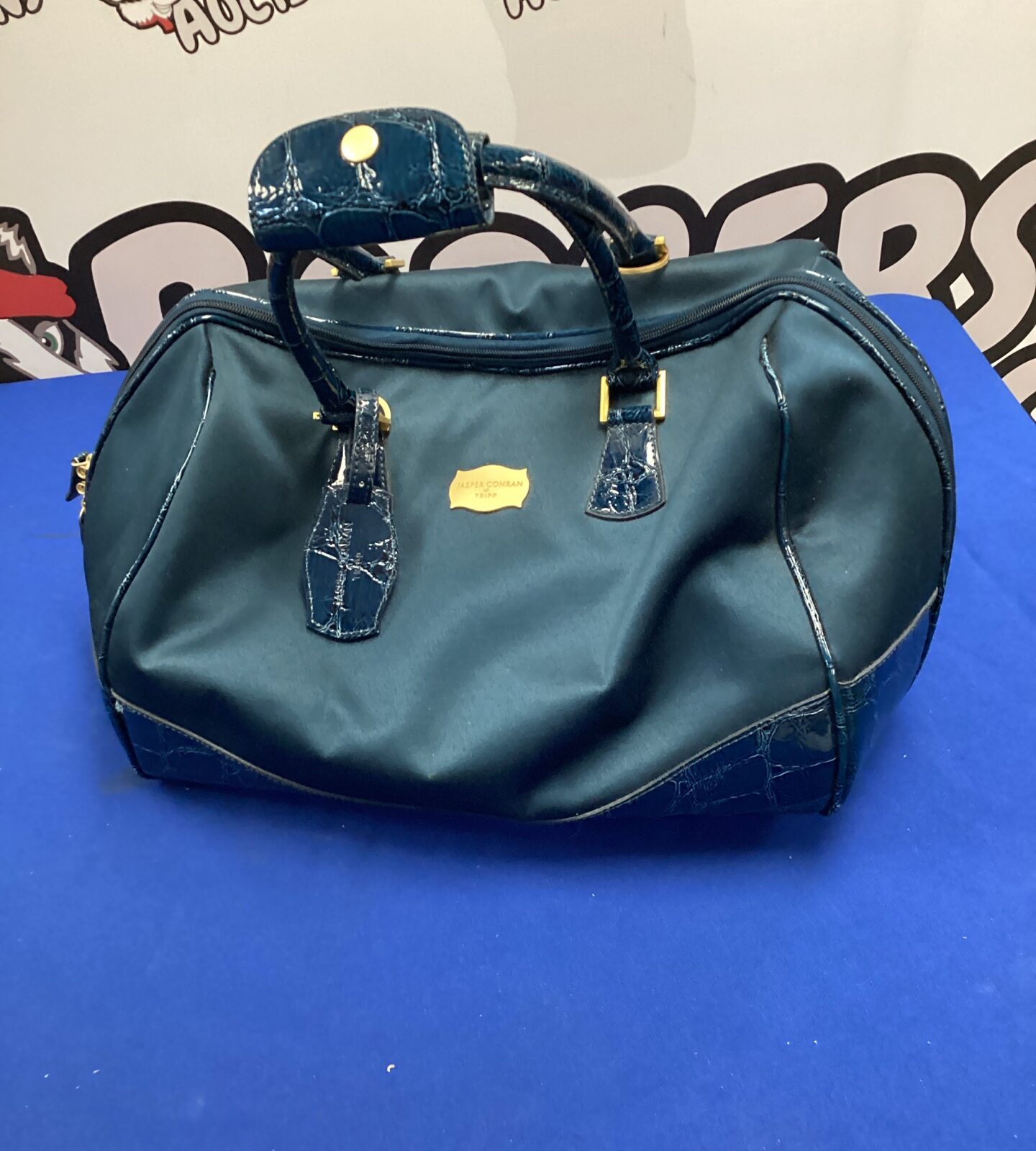 Jasper coran by tripp overnight bag