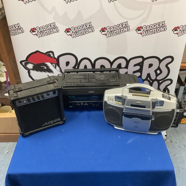 Vintage audio bundle featuring Sony, Matsui, and Aria equipment.