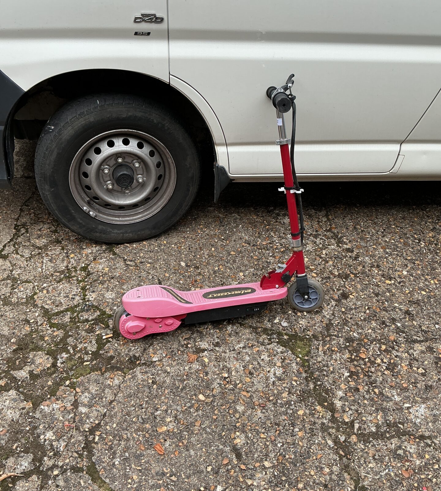Elskoot electric scooter in need of repair