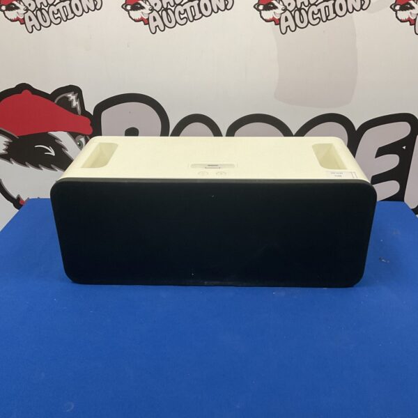 Apple iPod Docking Station A1121 universal dock for vintage iPods.