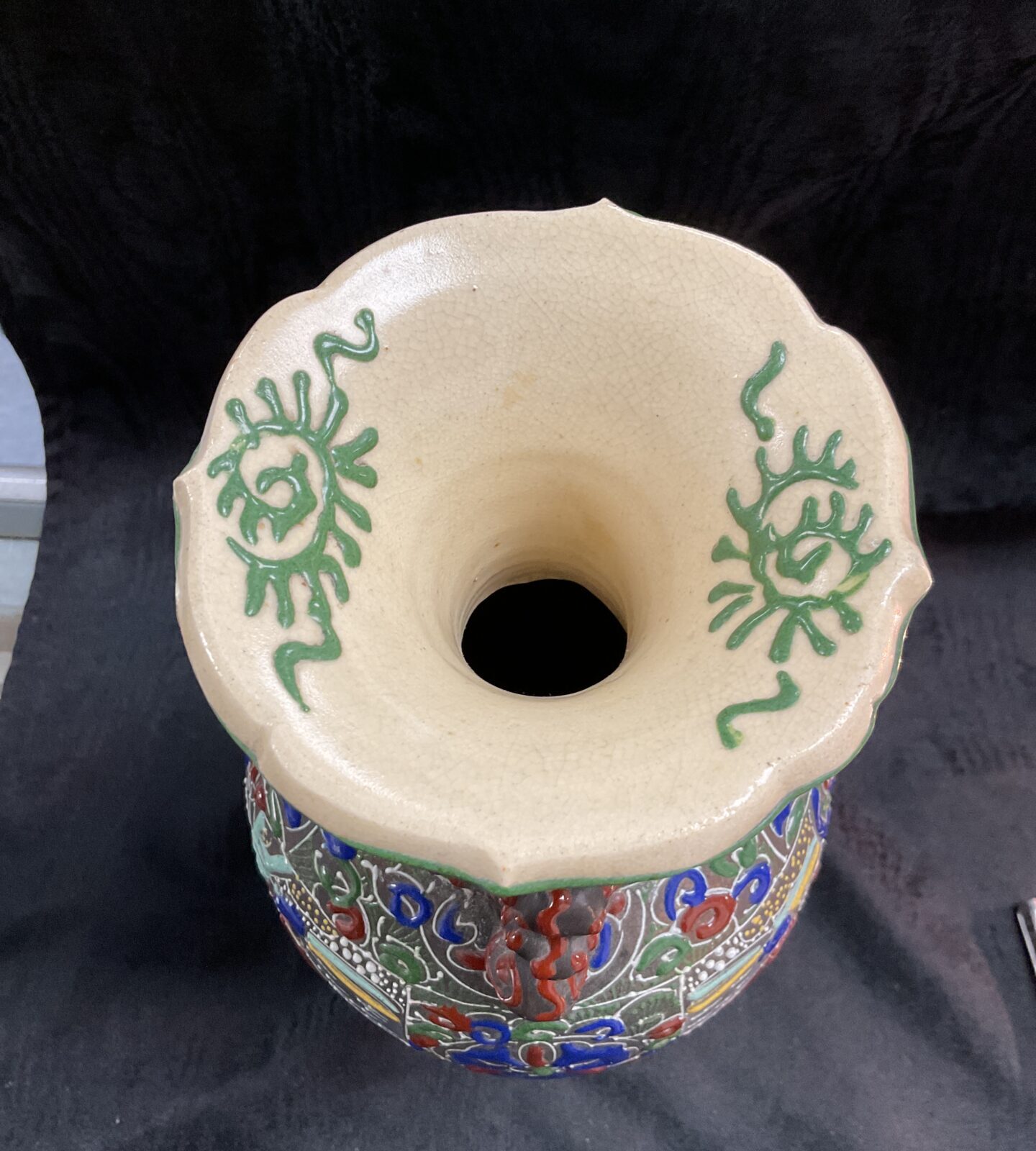 Close-up of the base of the Japanese Satsuma vase.