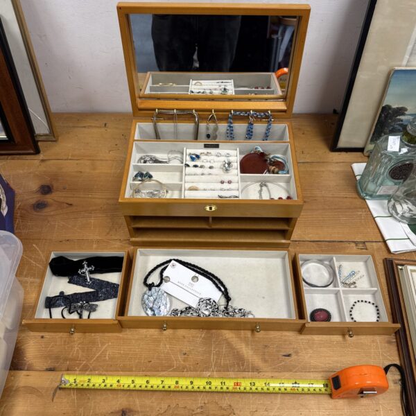 Vintage Mele & Co jewellery box with mirrored lid and jewellery contents.