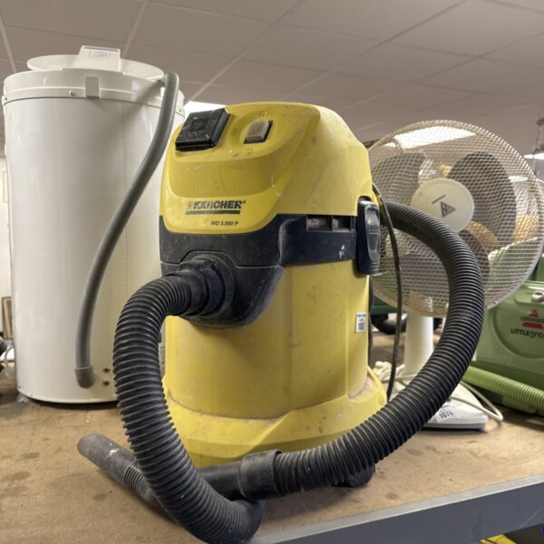 Karcher WD3.500 P wet and dry vacuum cleaner, dusty but working.