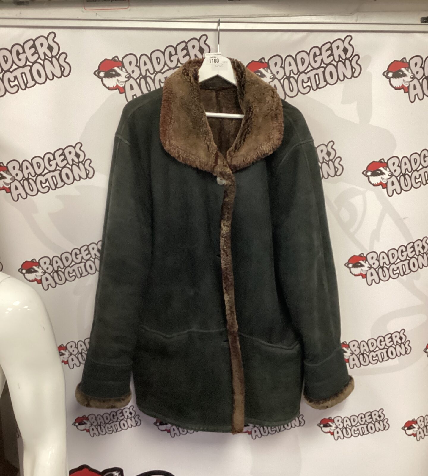 Vintage Keenan leather jacket with shearling collar, size M.