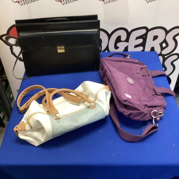 Ladies handbag bundle featuring colourful shoulder bags.