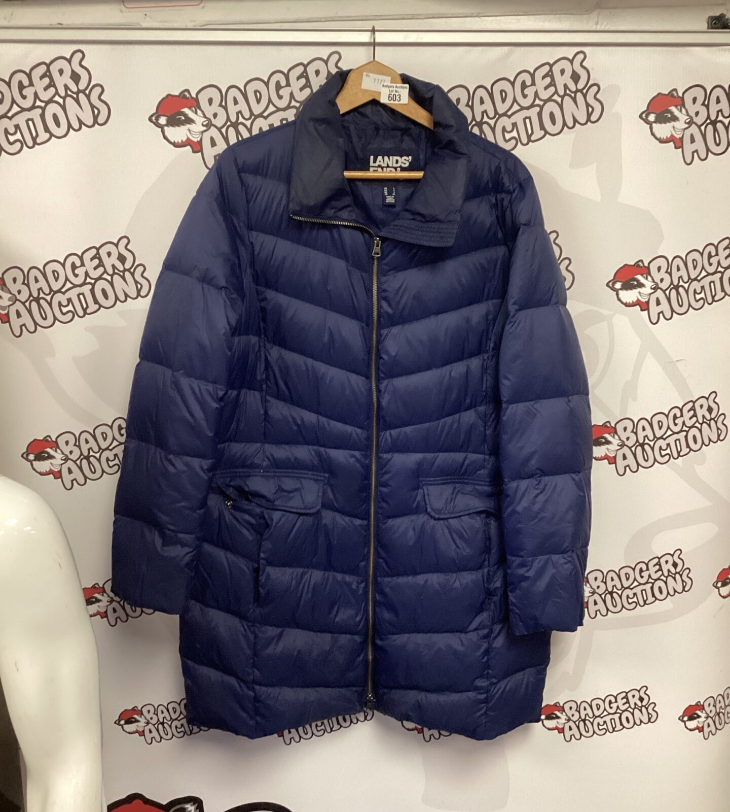 Land’s End puffer coat size L, quilted winter outerwear.
