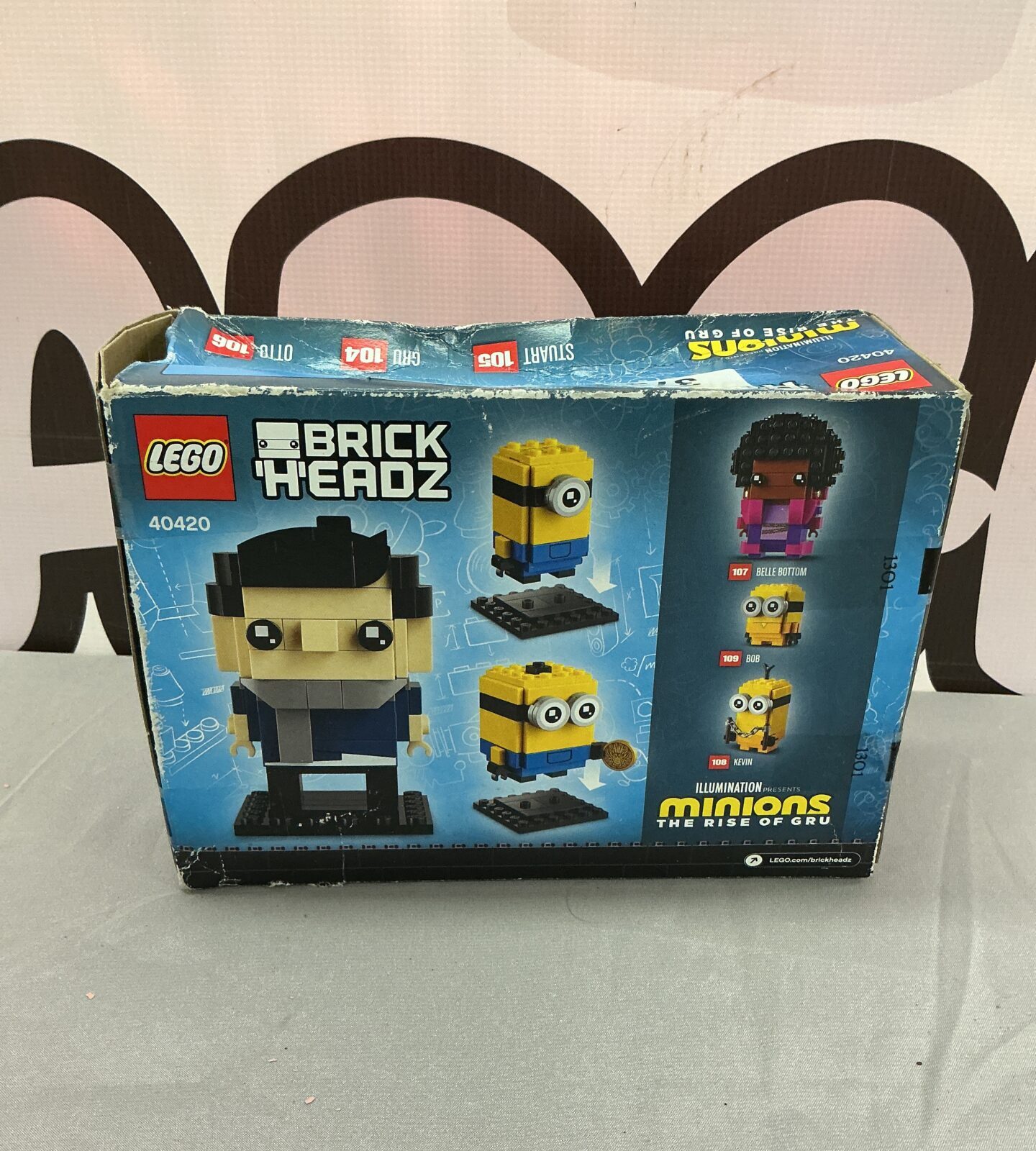 Lego Minions BrickHeadz 75547 set box front view.
