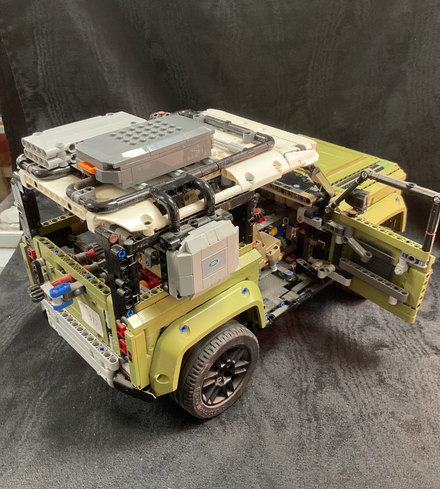 Lego Technic Land Rover Defender rear view.