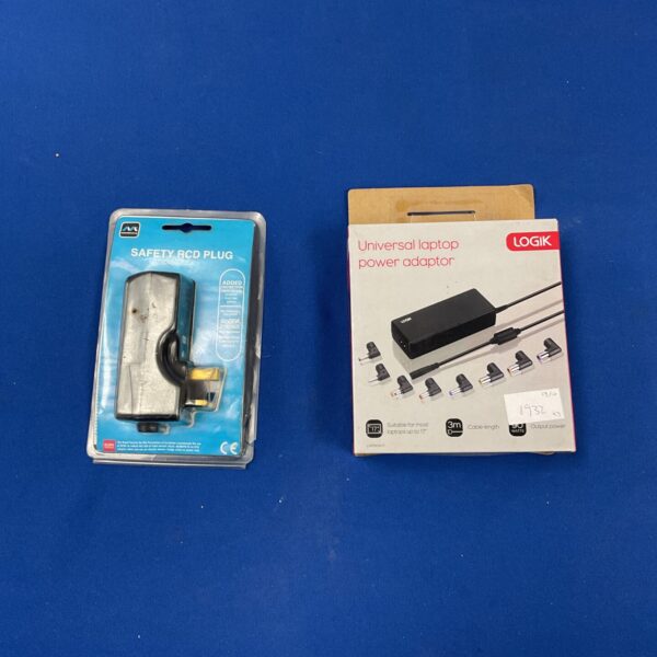 Logik universal laptop power adapter with RCD plug in packaging.
