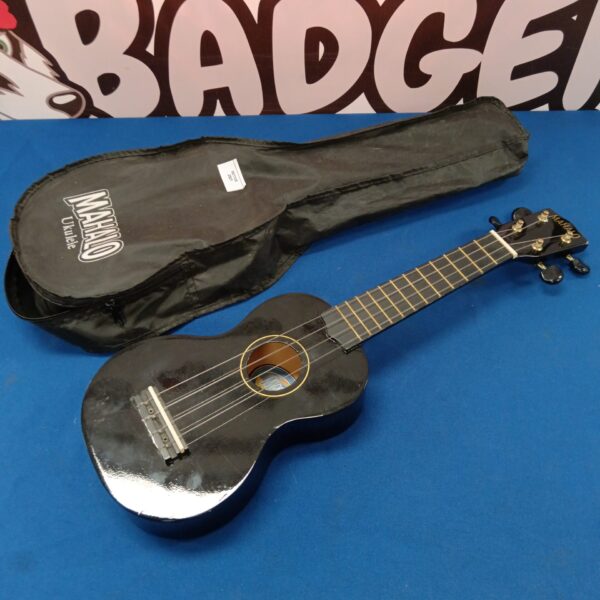 Black Mahalo U30G soprano ukulele with protective case.