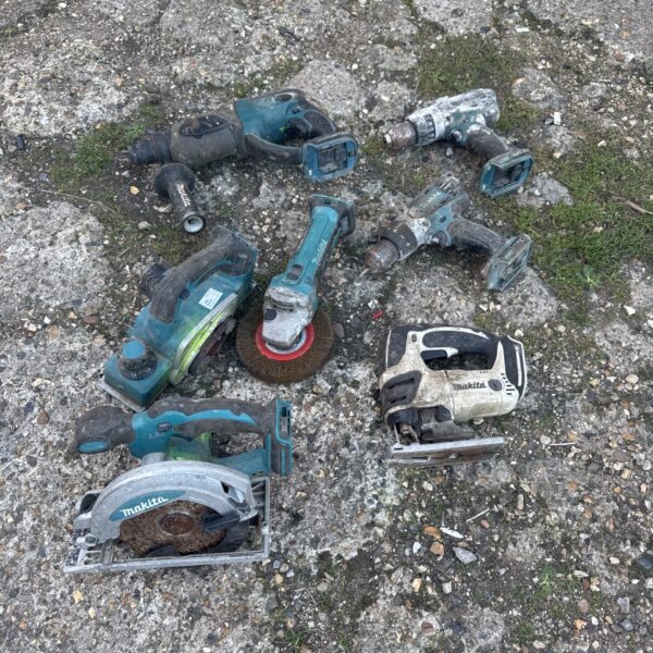 Untested Makita cordless power tool bundle for DIY projects.