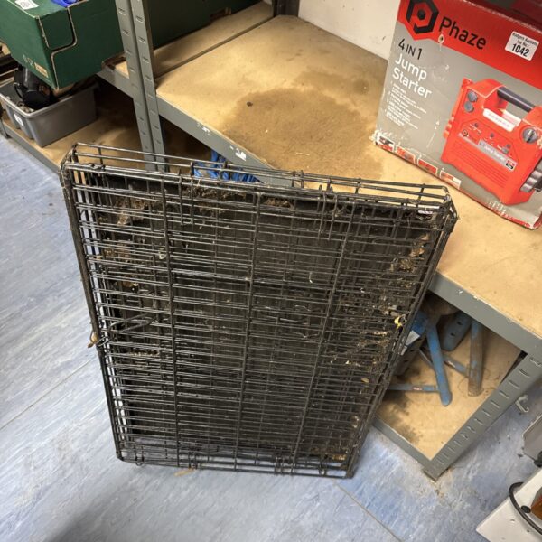 Medium sized folding dog crate for pets.
