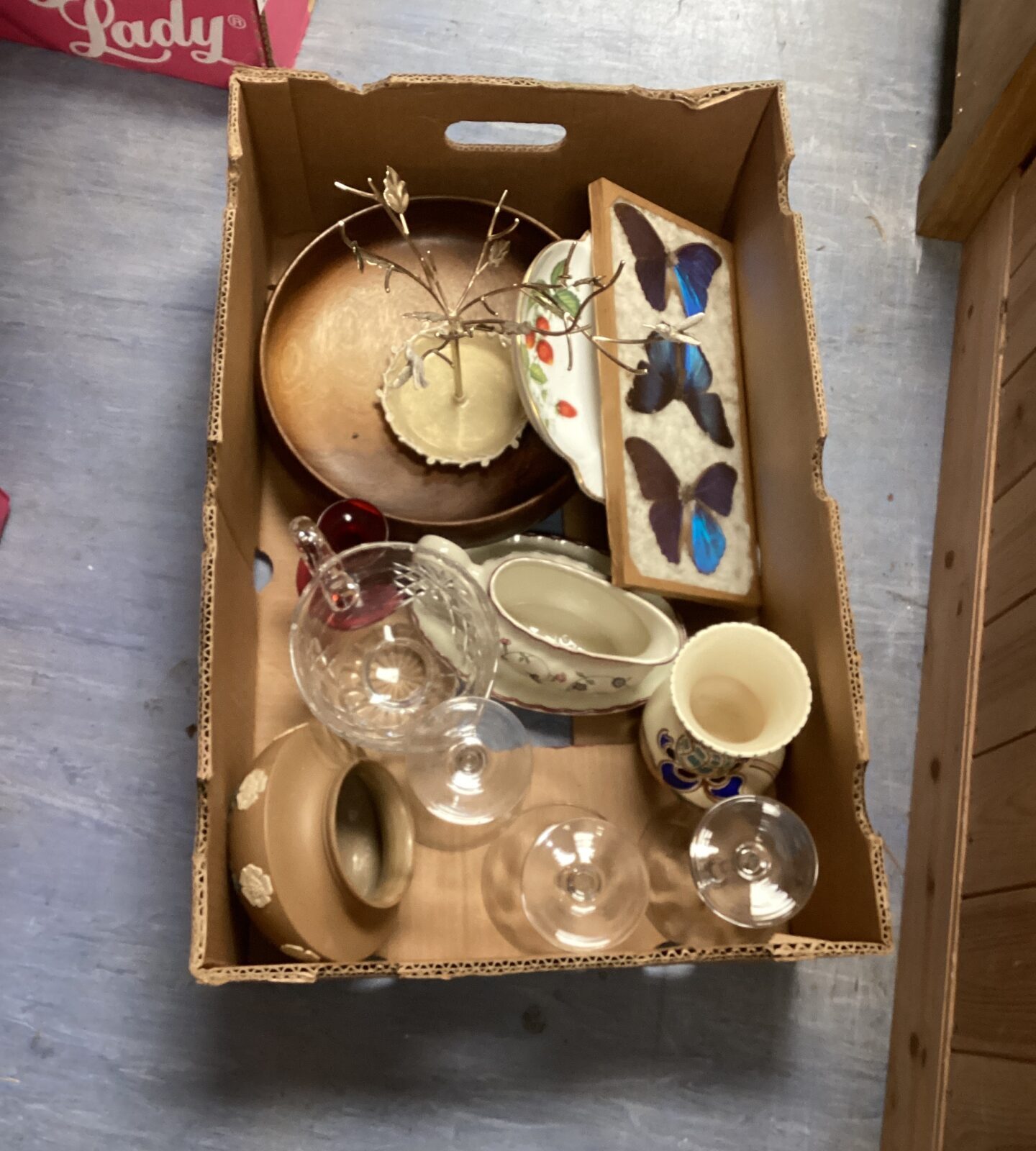 Mixed lot of vintage china and a butterfly picture for collectors.