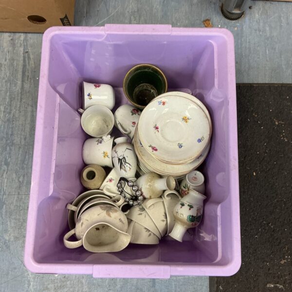 Mixed china tea set lot with various patterns and colours.