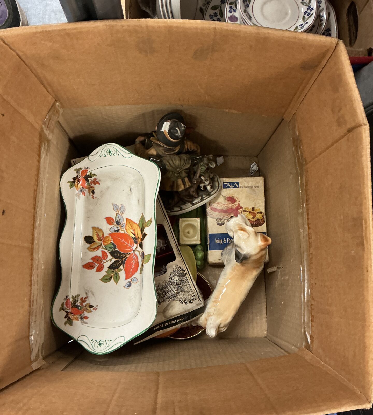 Mixed lot of vintage collectibles including a porcelain dog.