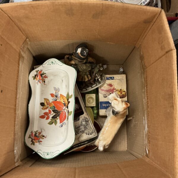 Mixed lot of vintage collectibles including a porcelain dog.