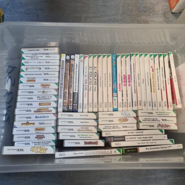 Mixed lot of Nintendo Wii, Playstation, Xbox, and DS games.