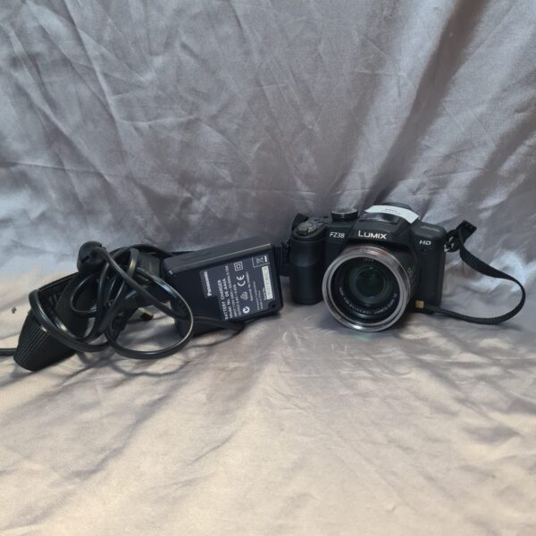 Panasonic Lumix FZ38 digital camera for spares or repair.