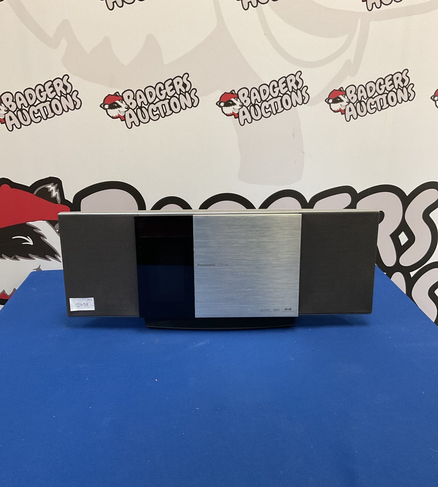 Panasonic SC-HC3DB compact stereo system in good condition.