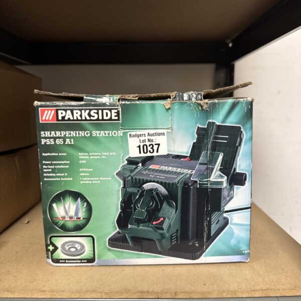 Parkside PSS 65 A1 knife sharpener for sharpening kitchen blades.