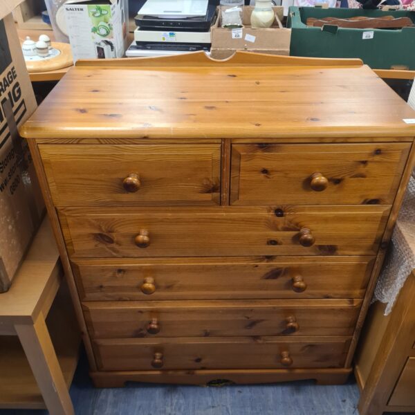 Vintage pine chest of drawers with two over four drawers.