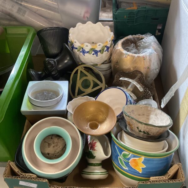 Vintage plant pots and brass trivet in a colourful lot.