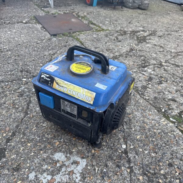 Compact 850w portable generator for spares or repairs.