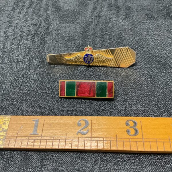 Vintage RAF tie clip and enamel pin badge set.