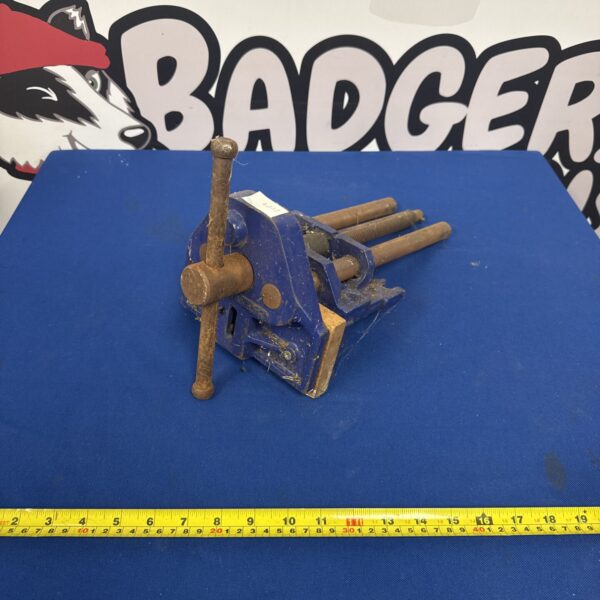 Vintage Record #52 bench vice for metalworking and woodworking.