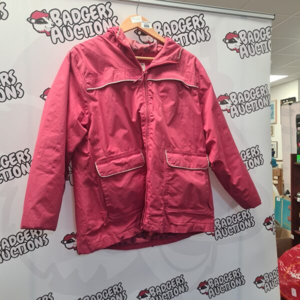 Ladies size XL Regatta waterproof jacket in good condition.