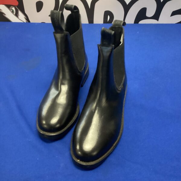 Classic size 5 Rinegold leather boots for riding or fashion.