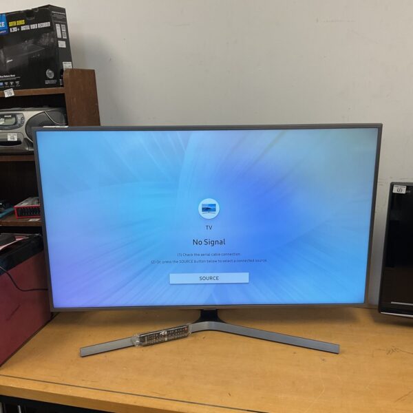 Samsung UE50RU7470U 50 inch 4K Smart TV in used condition.