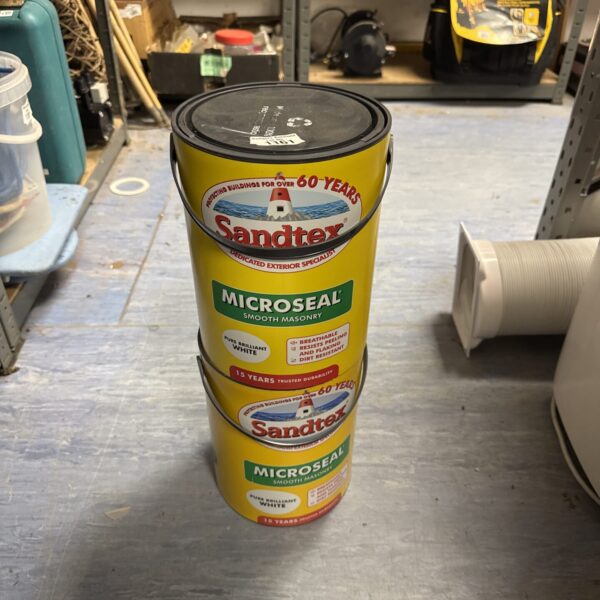 Sandtex Microseal masonry paint tub, brilliant white, 5L.